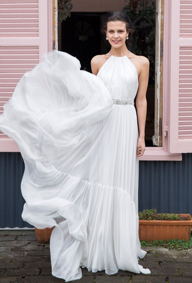 Perfect Wedding Dresses For Small-Chested Brides